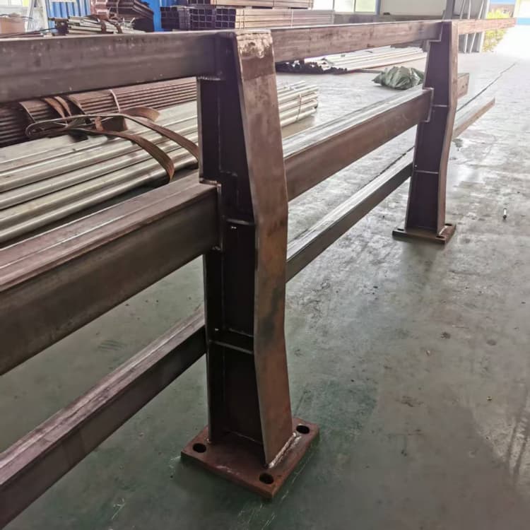 不锈钢护栏道路防撞护栏源头厂商