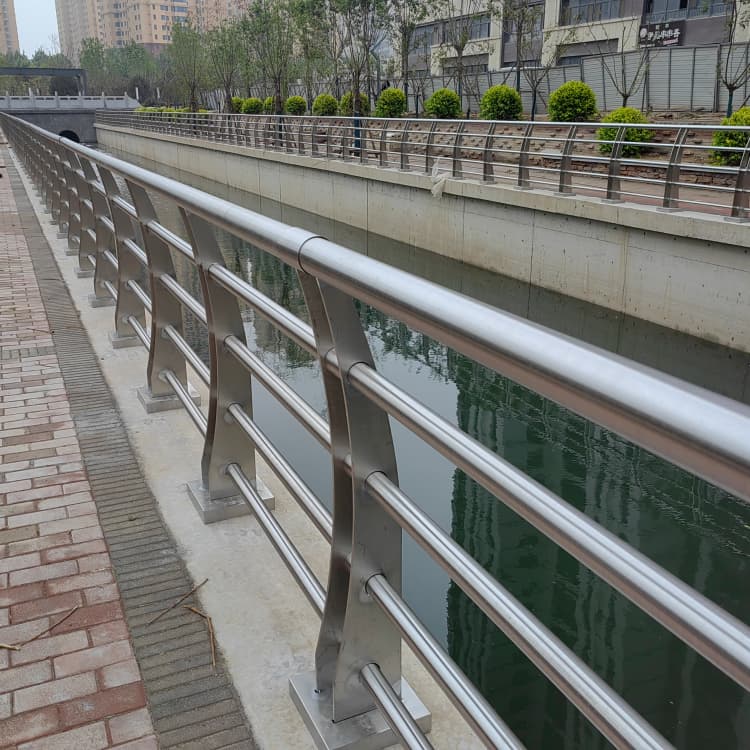 护栏-防撞护栏专业生产品质保证