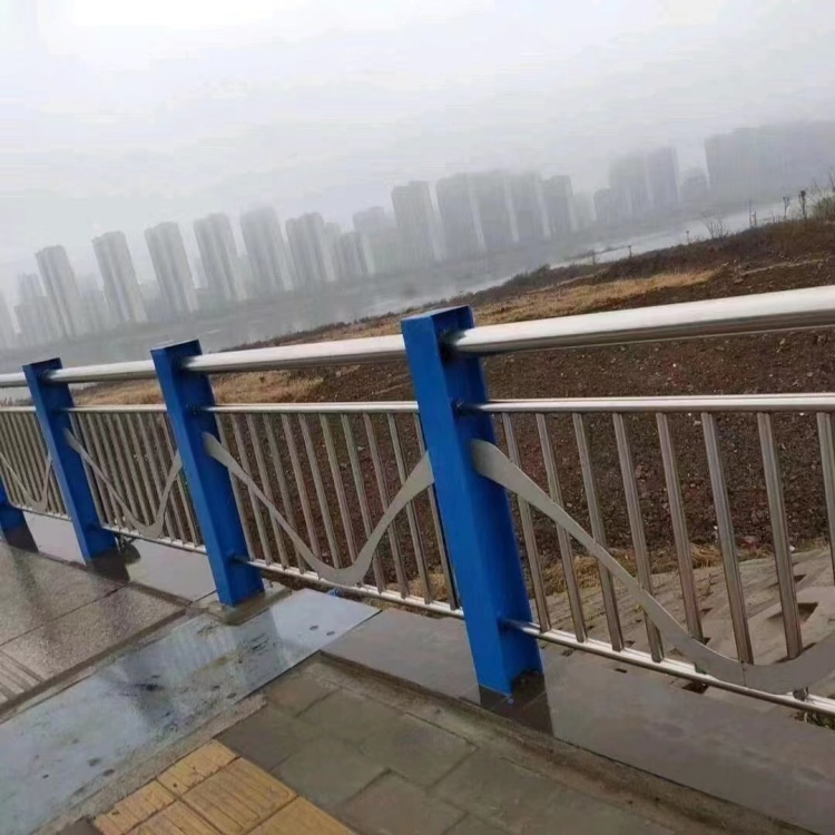 桥梁护栏灯光护栏质量上乘