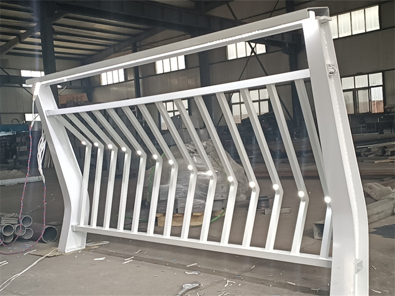 灯光护栏长期供应