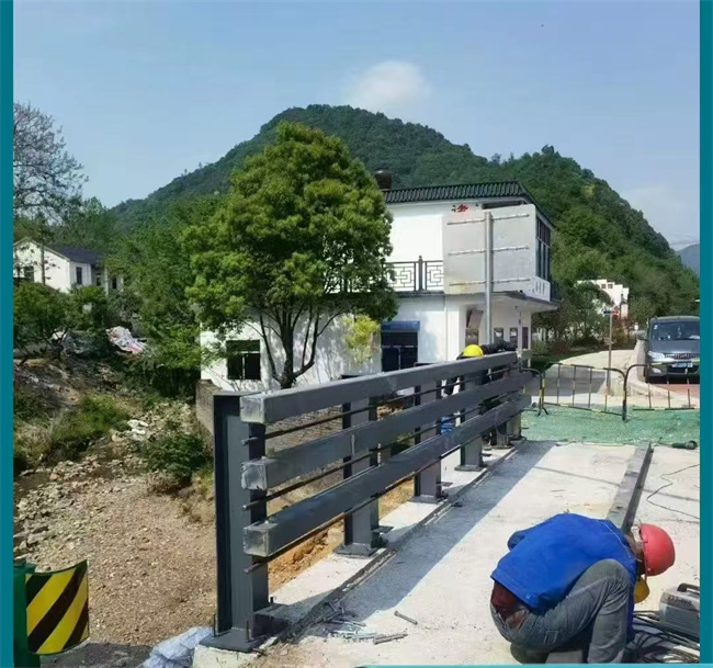 防撞护栏厂家直销.好品质售后无忧