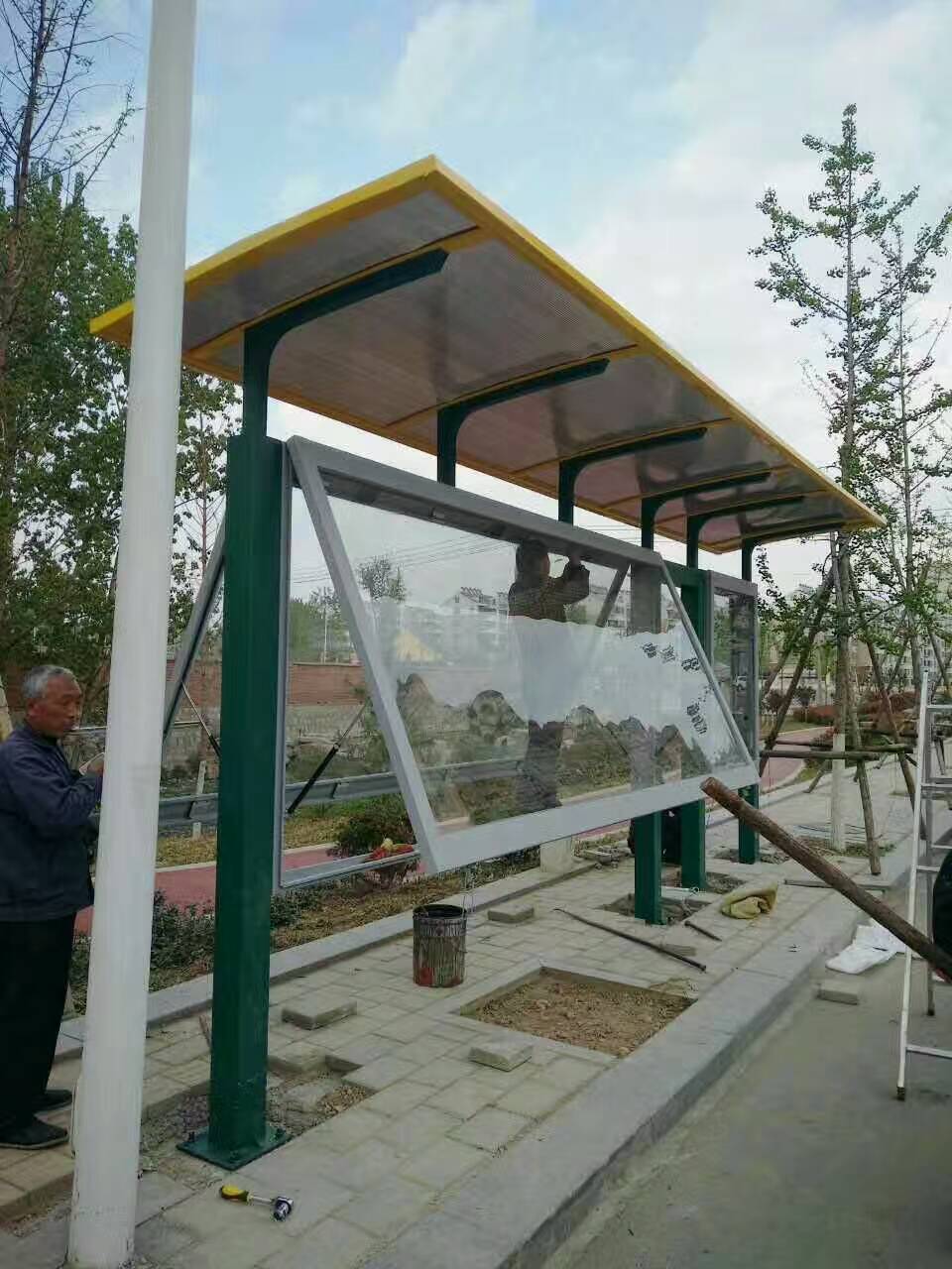 公交站台,精神堡垒雕塑多年行业经验