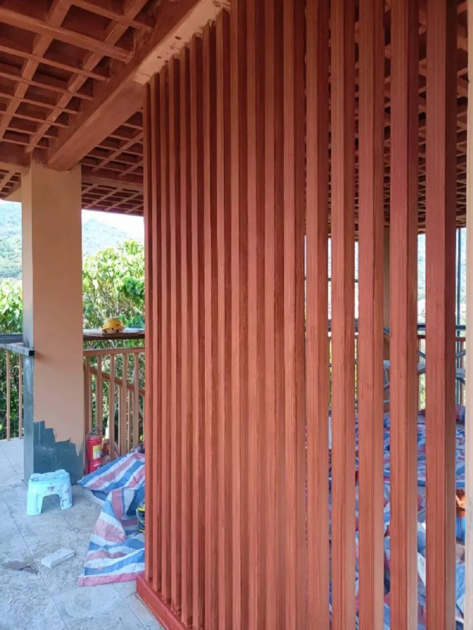 栈道护栏木纹漆包工包料多少钱本地公司