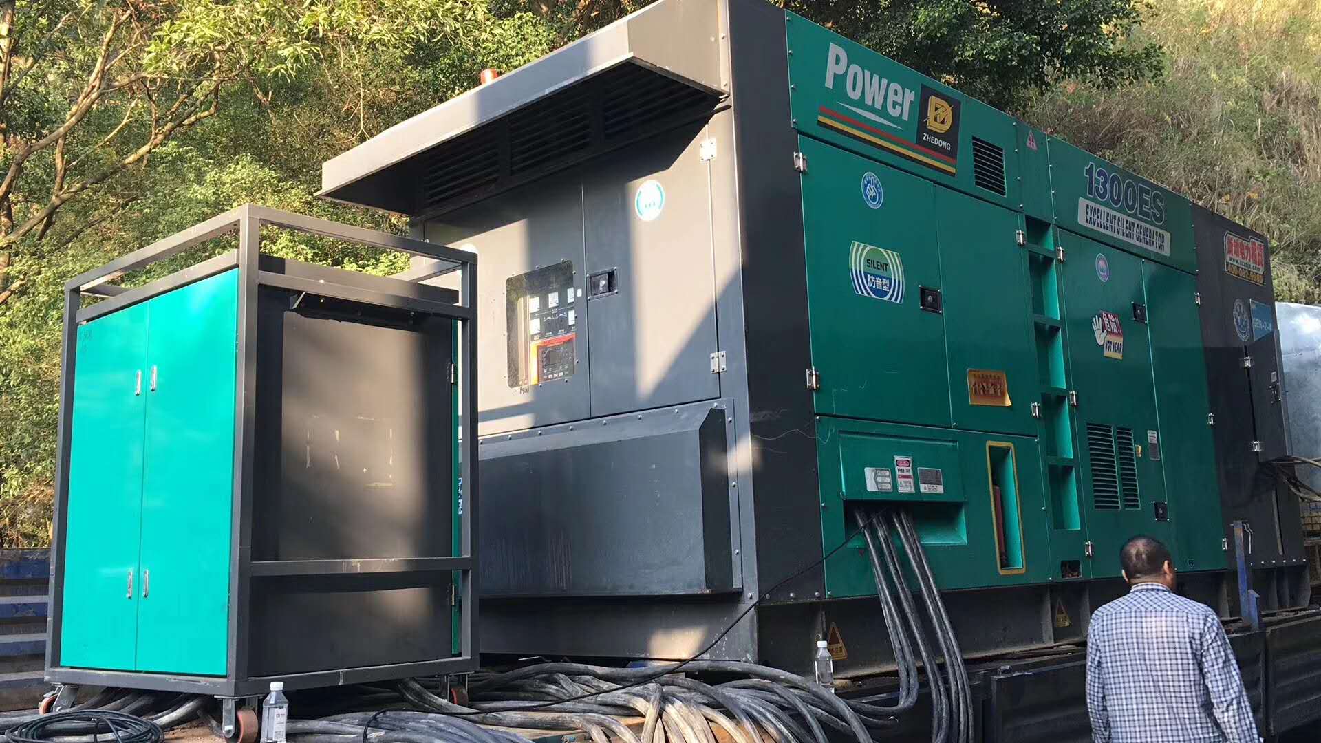 200KW发电机出租租赁400KW发电机电缆线出租UPS电源出租环保发电机出租技术可靠同城经销商