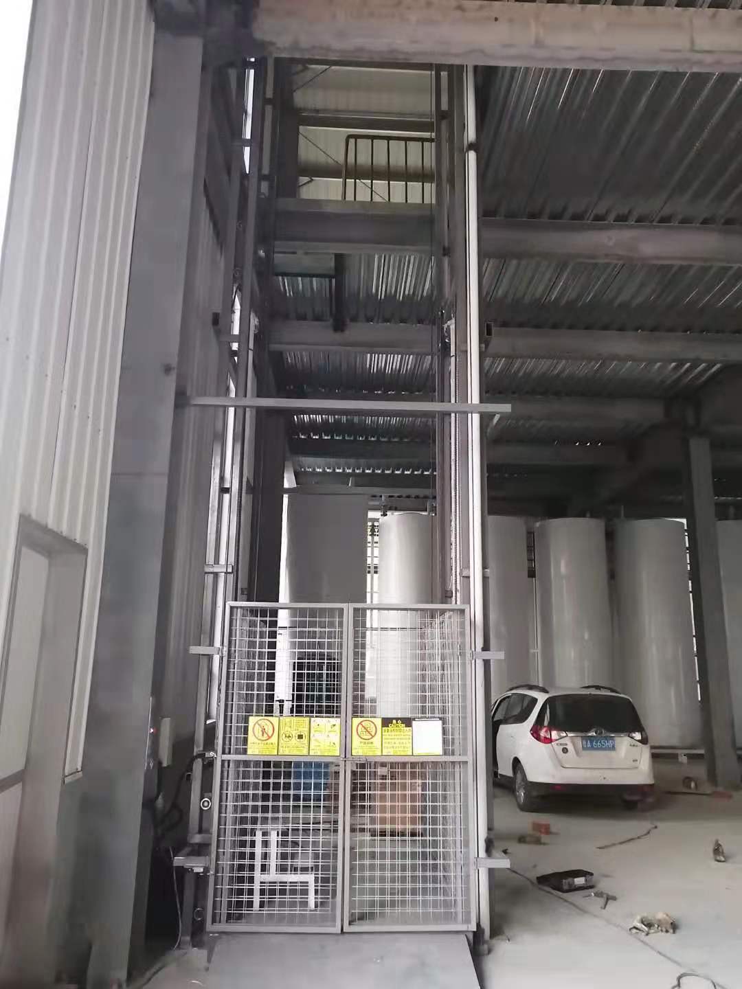2吨导轨升降机报价选择我们没错